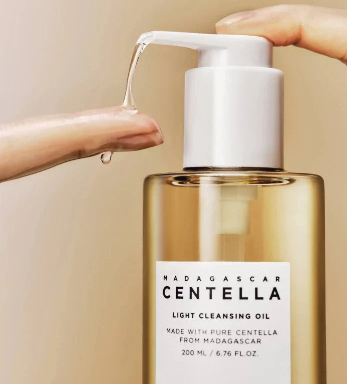  "SKIN1004 Madagascar Centella Light Cleansing Oil, a gentle makeup remover in a 200ml bottle."